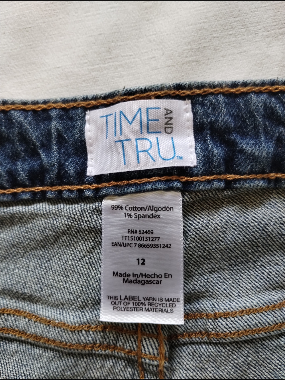 Time and Tru Women's Dark Blue Relaxed Wide-Leg Button-Fly Jeans - Picture 9 of 10